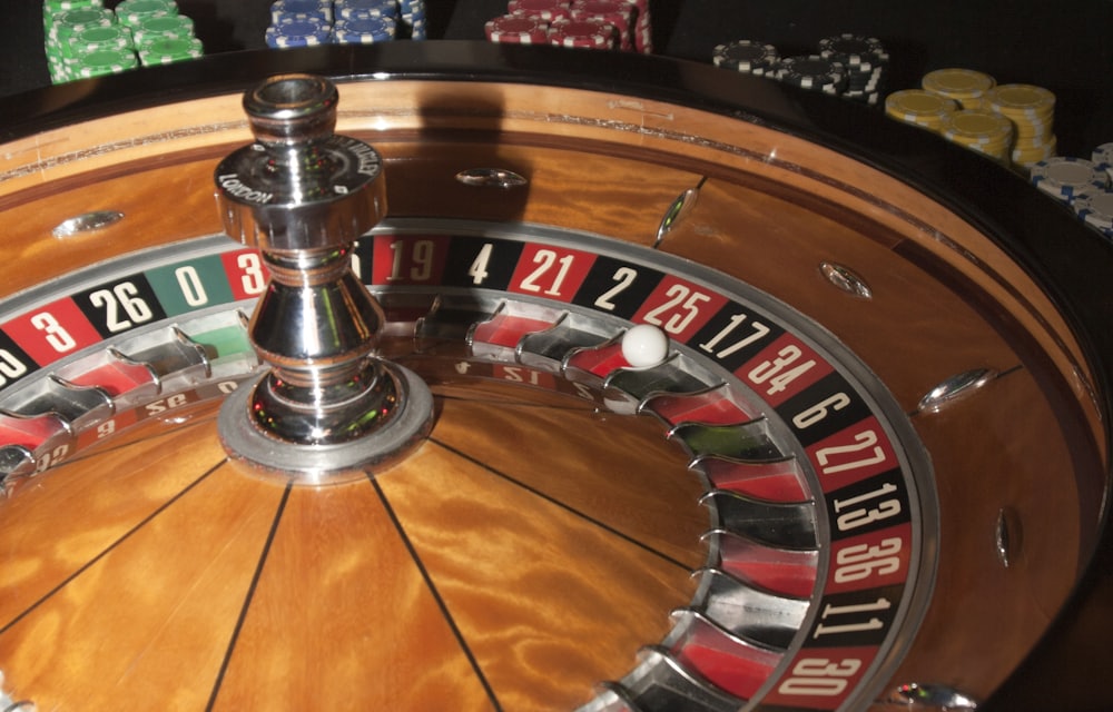 Roda rolet di meja kasino